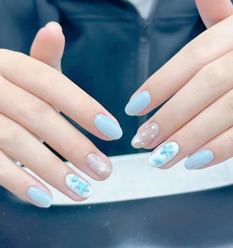 Móng gel thạch loang vân đá tự nhiên sang trọng cho khách đi tiệc