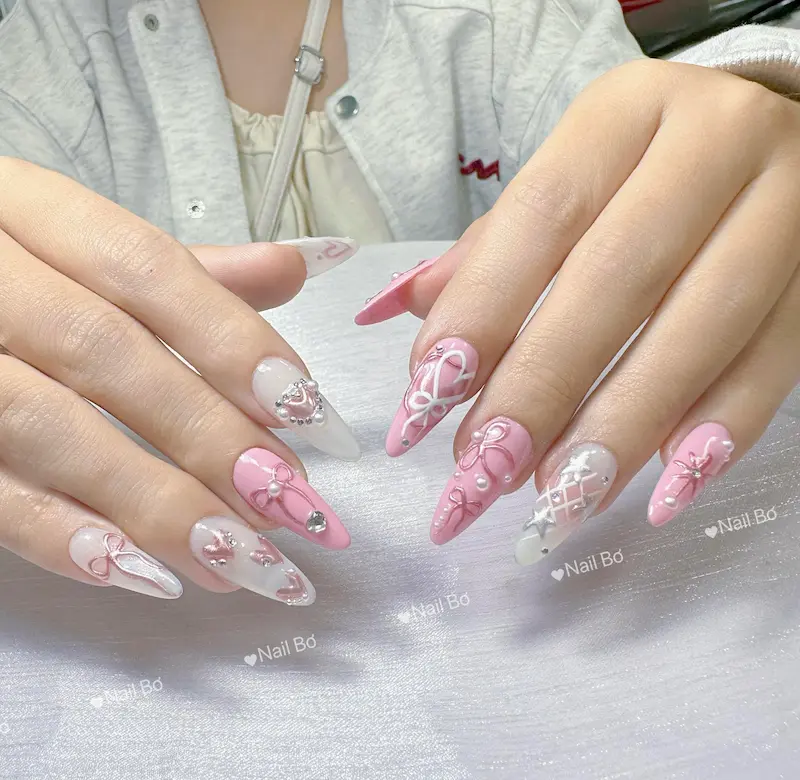 Mẫu úp móng gel đính đá vẽ nổi cá tính tại tiệm nail Đà Nẵng