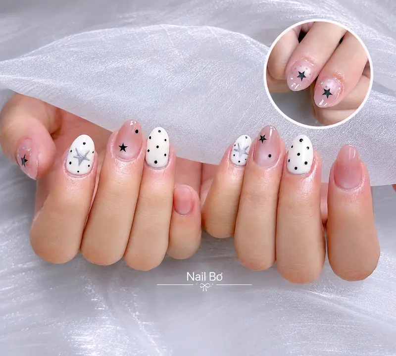 Nail art họa tiết ngôi sao cá tính thực hiện tại Nail Bơ Thanh Khê